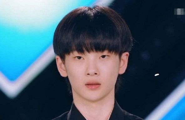 爱豆吃瓜娱乐酱黄明昊