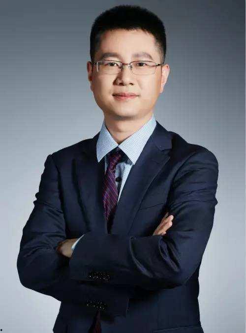 周胜个人资料,才华横溢的青年才俊，引领时代潮流的先锋人物